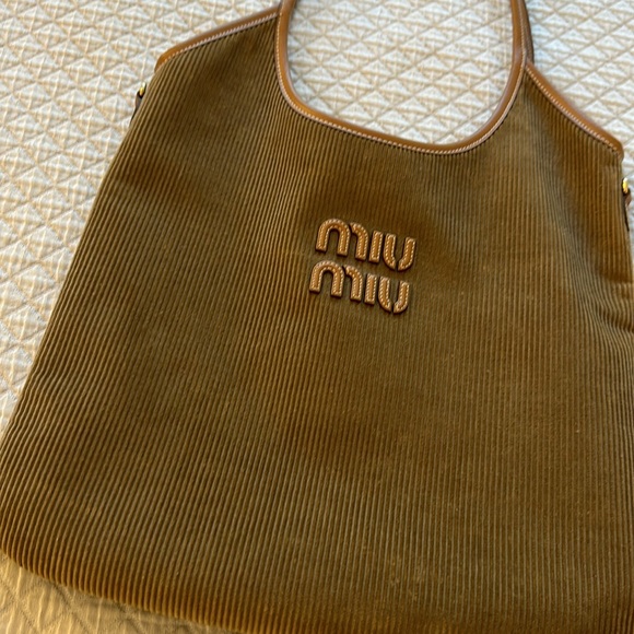 Miu Miu Ivy Bag - Picture 3 of 5
